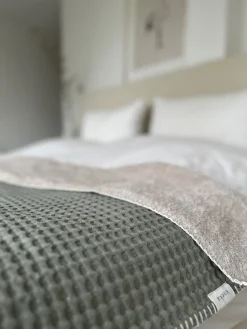 Eenpersoonsdeken Wafel/Teddy Oslo Shadow Green/Soft Sand
