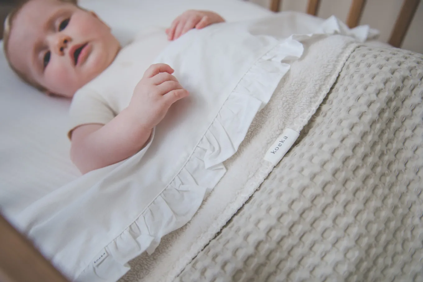 Ledikantlaken Ruffle Warm White