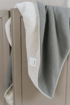 Wiegdeken Teddy Riga Steel Grey